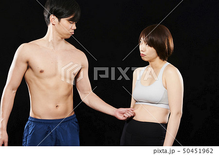 ダイエット前　女性　お腹 50451962