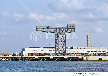 【土木遺産】横浜港・新港埠頭 ハンマーヘッドクレーン(海側から) 【土木遺産】横浜港・新港埠頭 ハンマーヘッドクレーン(海側から) 50452392