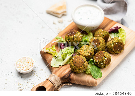 Falafel with yogurt sauce Falafel with yogurt sauce 50454340