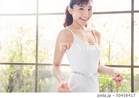 女性　ダイエット 50456417
