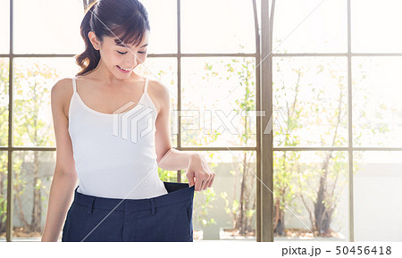 女性　ダイエット 50456418