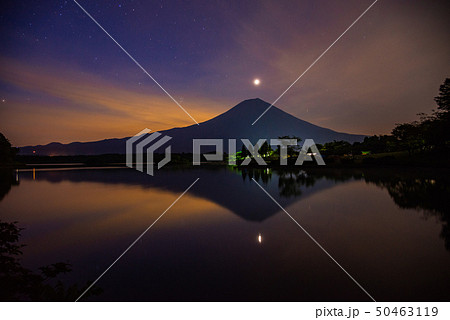 （静岡県）富士山・田貫湖　夜明け前 50463119