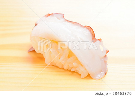 おいしいタコの握り 50463376