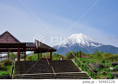 <農村公園> 東屋(東駐車場)と富士山 山梨県富士吉田市上吉田 <農村公園> 東屋(東駐車場)と富士山 山梨県富士吉田市上吉田 50465226