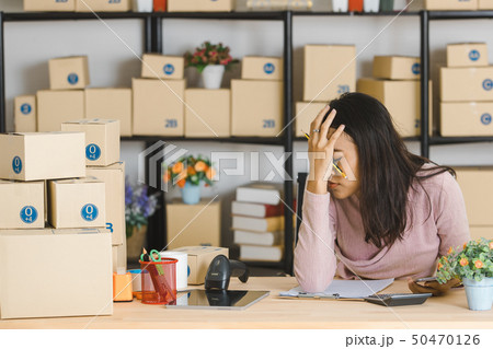 Asian business lady at office Asian business lady at office 50470126