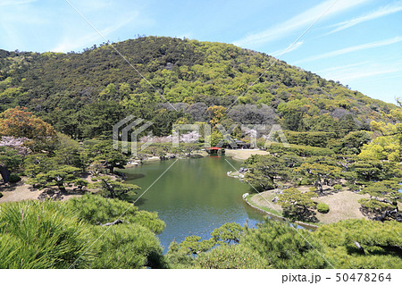栗林公園の南庭北湖、皐月亭付近をのぞむ 栗林公園の南庭北湖、皐月亭付近をのぞむ 50478264