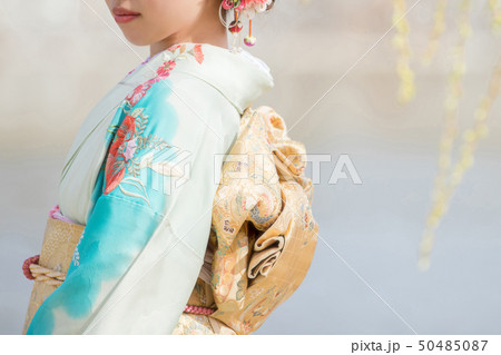 振袖の女性 50485087