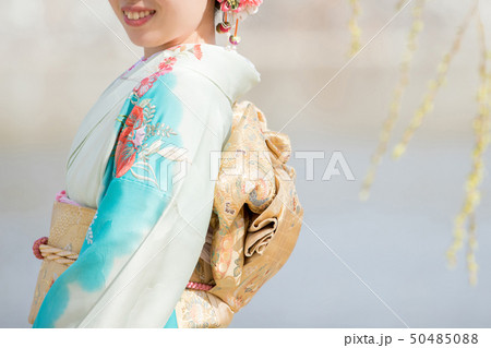 振袖の女性 50485088