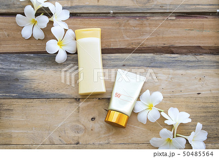 sunscreen with accessories of lifestyle woman sunscreen with accessories of lifestyle woman 50485564