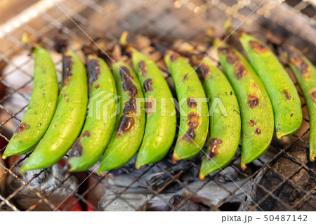 スナックエンドウ_炭火焼き（炭焼き・網焼き・七輪・一人・宅飲み・バーベキュー・BBQ・焼肉・牛肉 50487142