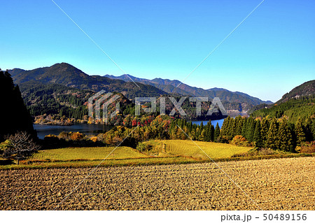 美しい絶景の紅葉風景 Autumn scenery with beautiful scenery 50489156