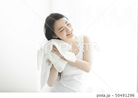 女性　ビューティー 50491296