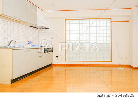 転入前・転出後の何もない部屋 50493929