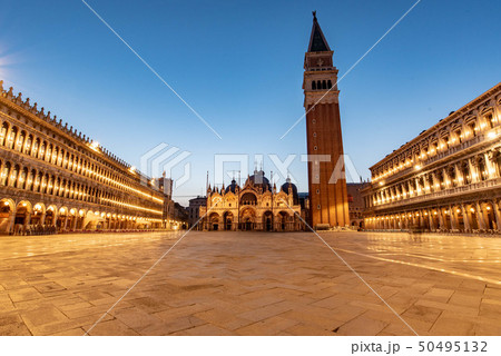 サンマルコ広場の夜明け 50495132