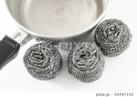 ステンレス製のたわしと鍋 ステンレス製のたわしと鍋 50497142