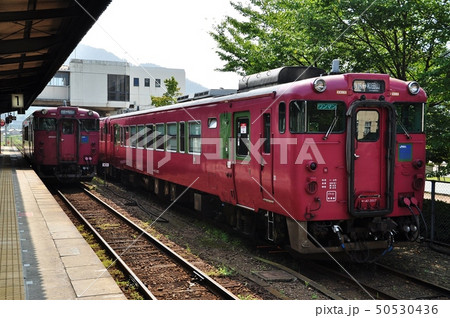 和田山駅に停車中のキハ40系 和田山駅に停車中のキハ40系 50530436