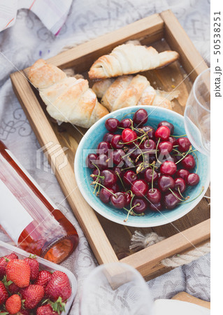 Picnic in the meadow Picnic in the meadow 50538251