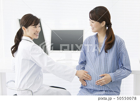 女医と妊婦 50550078