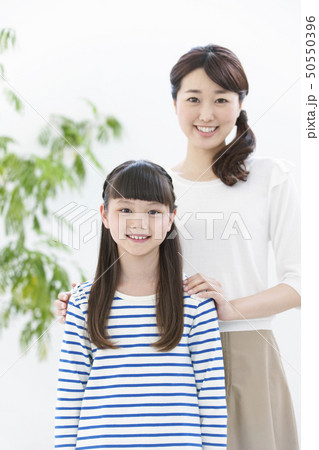 母親と娘のポートレート 母親と娘のポートレート 50550396