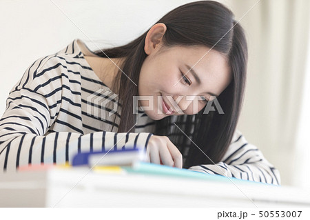 女性 作業 クラフトワーク 女性 作業 クラフトワーク 50553007