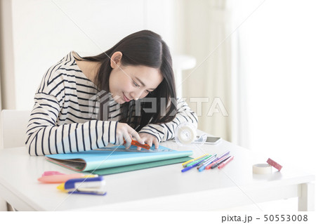 女性 作業 クラフトワーク 女性 作業 クラフトワーク 50553008