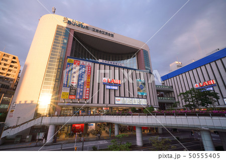 日本の東京都市景観　大井町駅前などを望む（太陽光を反射するビルのガラス） 50555405