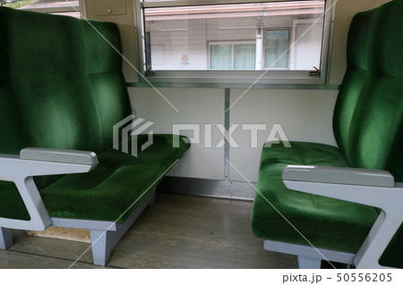 ローカル線の座席 50556205