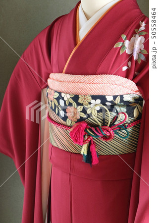 赤のあざやかな和装003 50558464