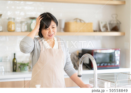ミドル女性 50558849
