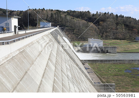 当別ダム右岸から見る放水風景 当別ダム右岸から見る放水風景 50563981