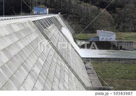 当別ダム右岸から見る放水風景 当別ダム右岸から見る放水風景 50563987