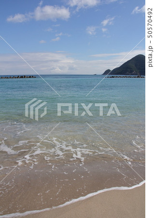 兵庫県豊岡市竹野浜海水浴場　透明度があり多くの観光客が訪れれる　9月上旬に撮影 50570492