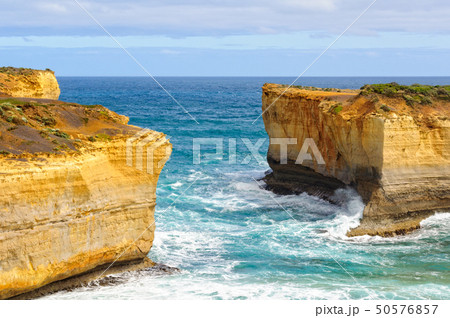 London Bridge - Port Campbell 50576857