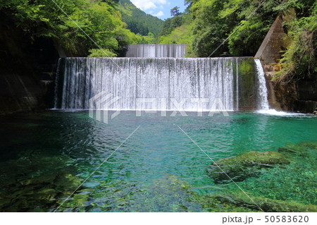 安居渓谷の砂防ダム　初夏（高知県）	 50583620