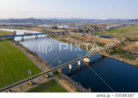 渡良瀬川と鉄道の線路 50586387