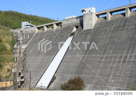 放水中の朝里ダム 放水中の朝里ダム 50588090