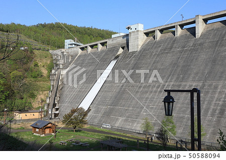 放水中の朝里ダム 放水中の朝里ダム 50588094