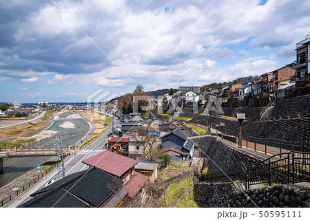 富山 八尾 石垣の町並み 坂のまち 北東方向 2019.04　e 50595111