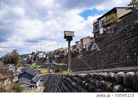 富山 八尾 石垣の町並み 坂のまち 北東方向 2019.04 g 富山 八尾 石垣の町並み 坂のまち 北東方向 2019.04 g 50595115