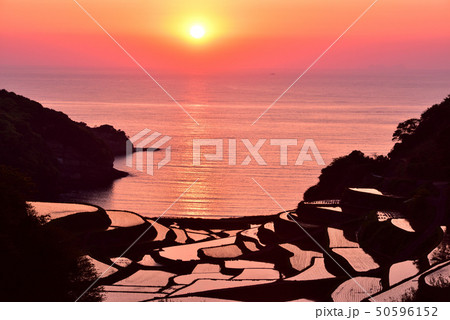 浜野浦の棚田の夕日 浜野浦の棚田の夕日 50596152