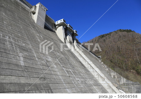 間近から撮る定山渓ダムの堤体 間近から撮る定山渓ダムの堤体 50608568