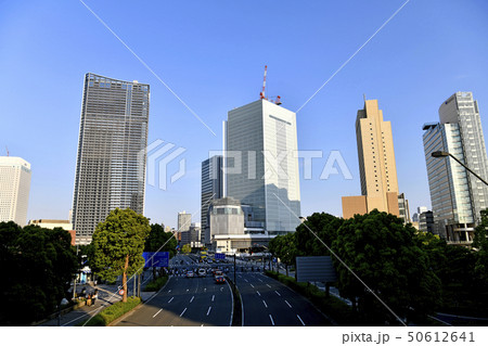 日本の横浜都市景観　横浜市新市庁舎などを望む 50612641
