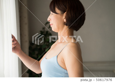シニア女性 50617976