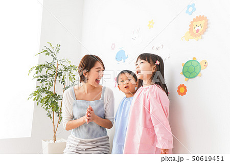 こども園・幼稚園・保育園・英語教室・習い事イメージ 50619451
