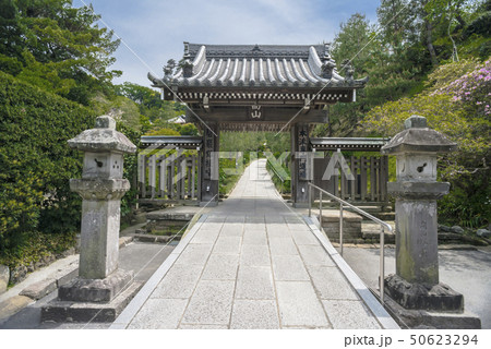 建長寺の嵩山門(鎌倉市山ノ内) 50623294