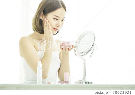 スキンケア 女性 女 50623921