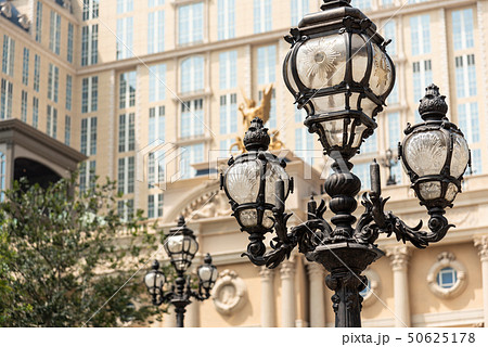 ヨーロッパ調の街灯 50625178