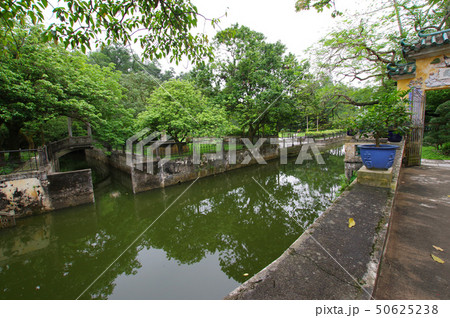 水路が美しい庭園の立園 水路が美しい庭園の立園 50625238