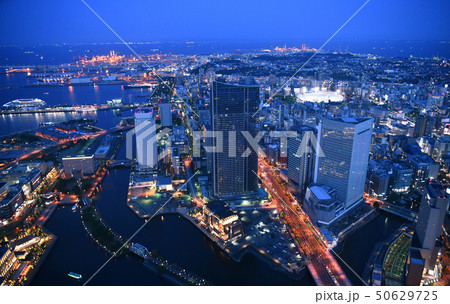 日本の横浜都市景観 横浜港などを望む 日本の横浜都市景観 横浜港などを望む 50629725
