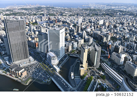 日本の横浜都市景観 横浜市新市庁舎などを望む(画面右下は桜木町駅) 日本の横浜都市景観 横浜市新市庁舎などを望む(画面右下は桜木町駅) 50632152